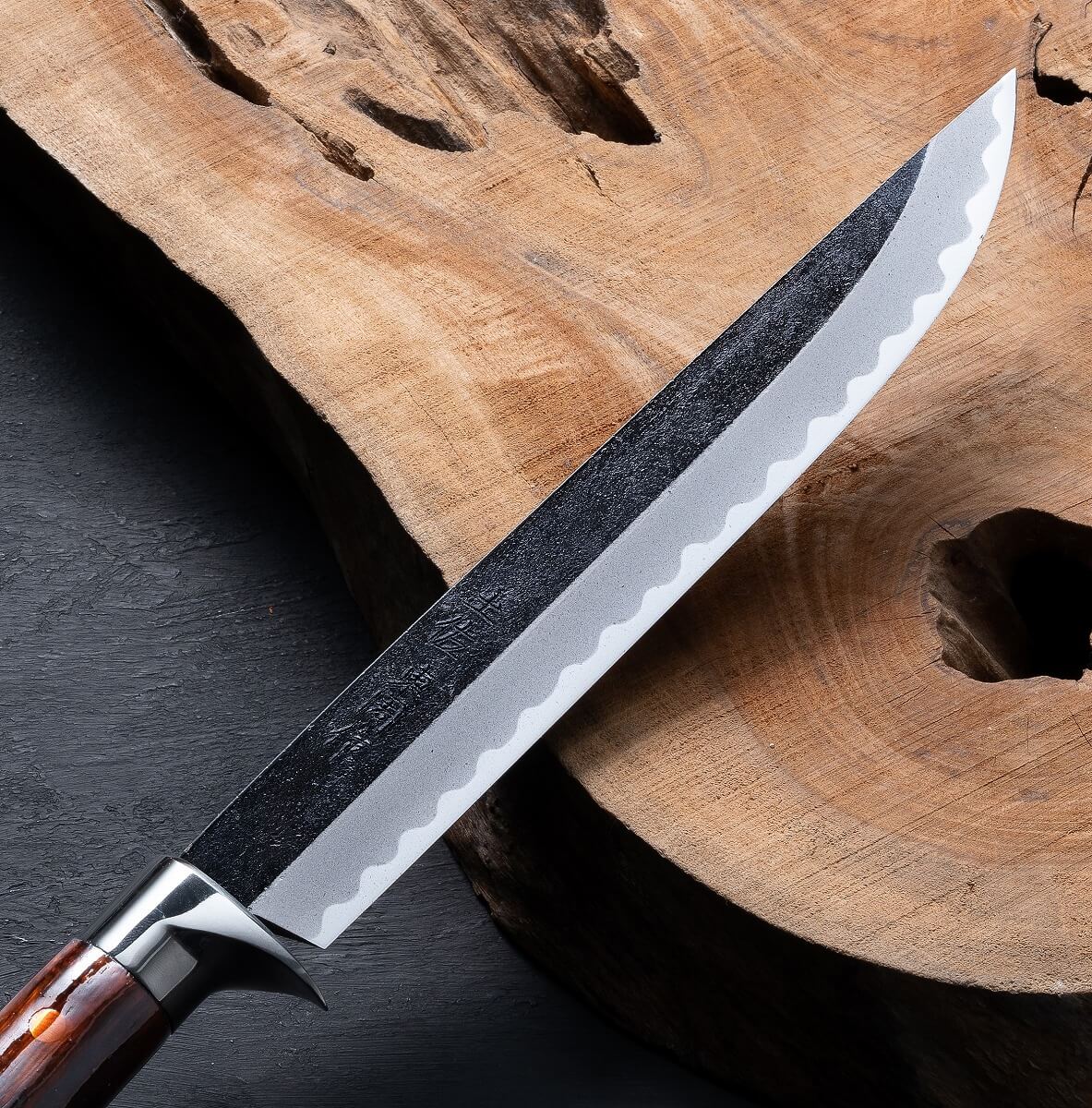 東周作 青紙鋼黒打剣鉈 洋漆仕上 乱刃7寸