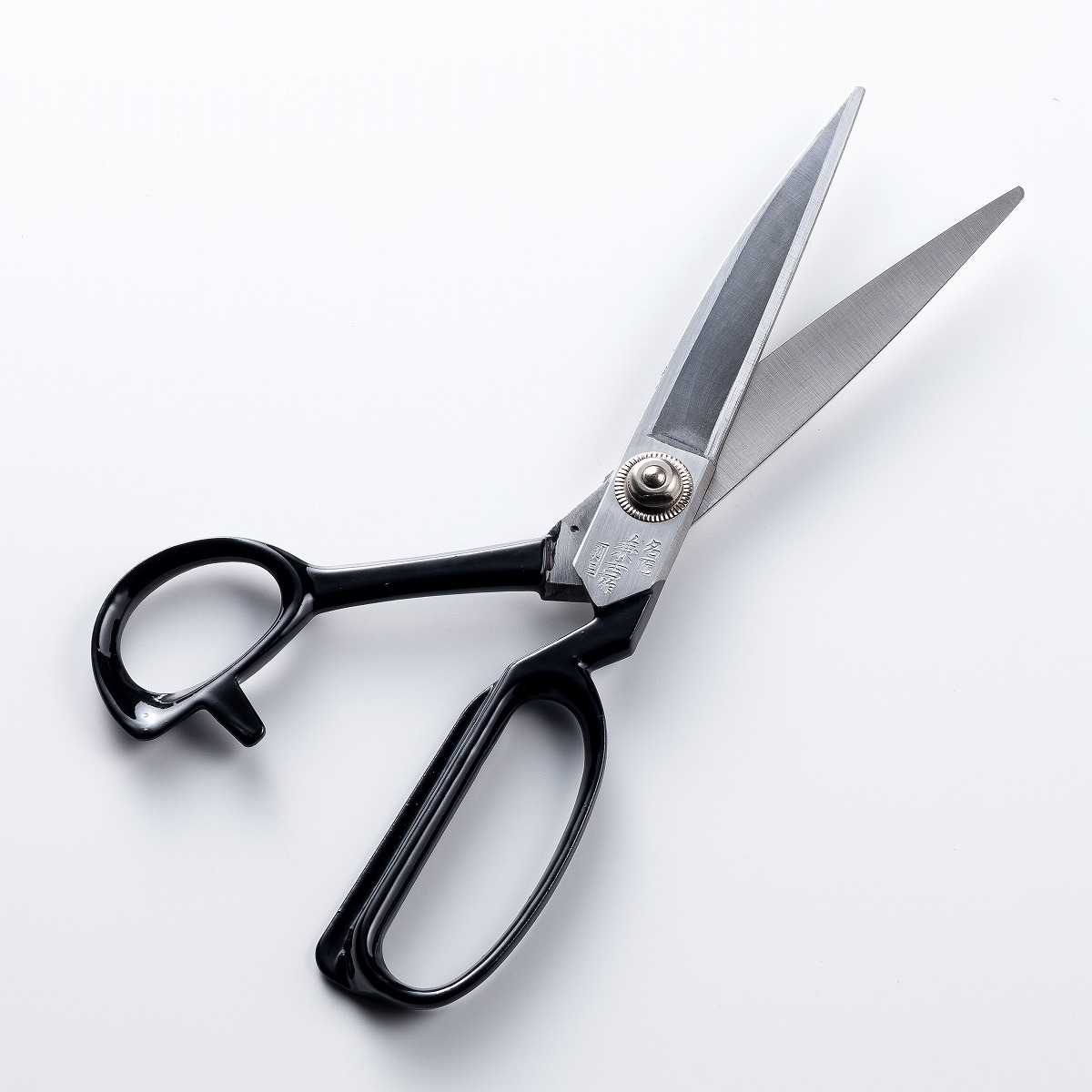 兼吉 裁ちばさみ 210mm 白紙鋼