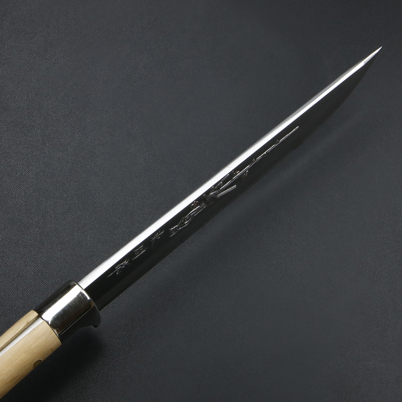 根本は厚く、刃先は薄く