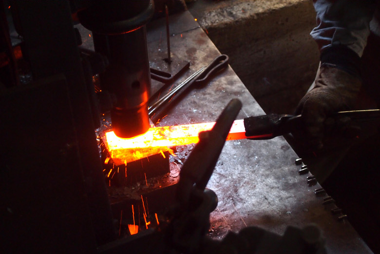 「極上」腰鉈両刃火造り鍛造の写真