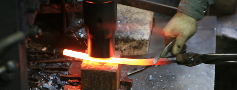 土佐の伝統技術”自由鍛造2