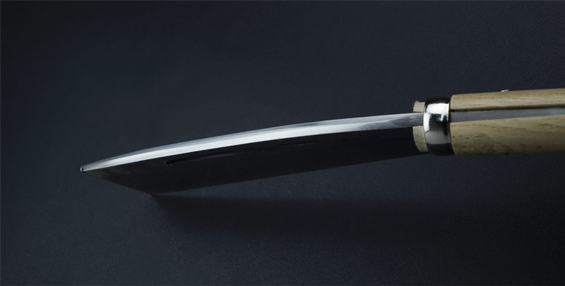 根本は厚く、刃先は薄く