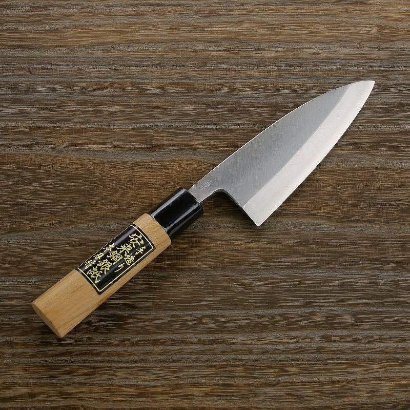 出刃包丁 片刃 135mm 銀三ステンレス 桜柄 一般家庭用 | 厳選 刃物