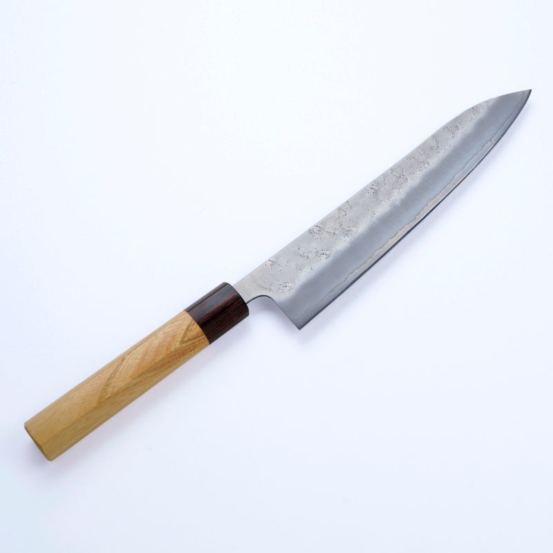 和牛刀 両刃 210mm 銀三ステンレス 割込み 梨地仕上げ 八角ケヤキ柄 全体