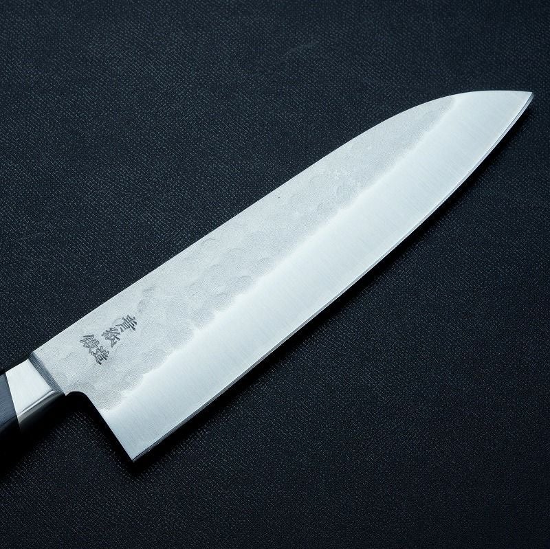 三徳包丁 両刃 180mm 青紙鋼 割込み ステンレス 梨地 槌目仕上げ 斜め口金付 黒合板